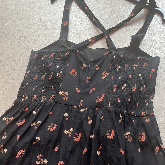 Black one piece from Maxwell - Picture 4 of 5